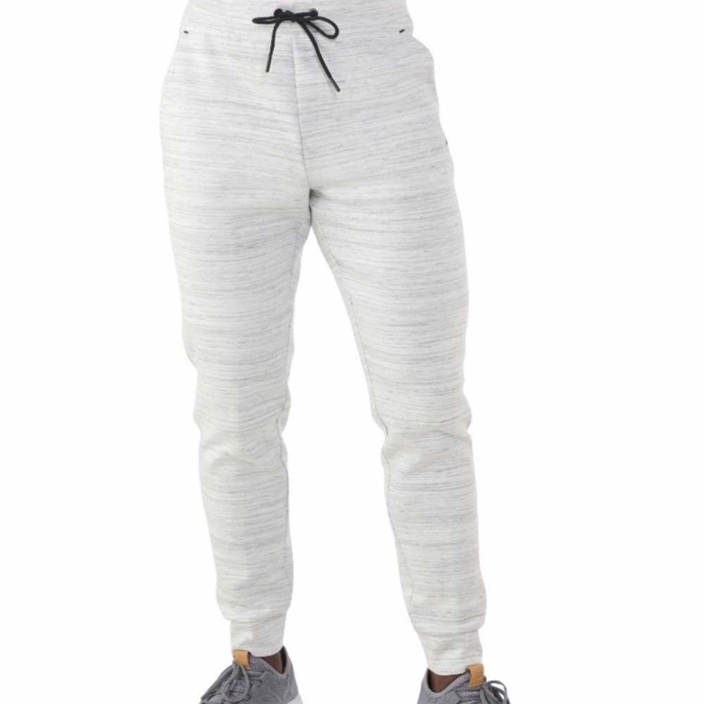 New Russell Men's Fusion Knit Jogger
Light grey